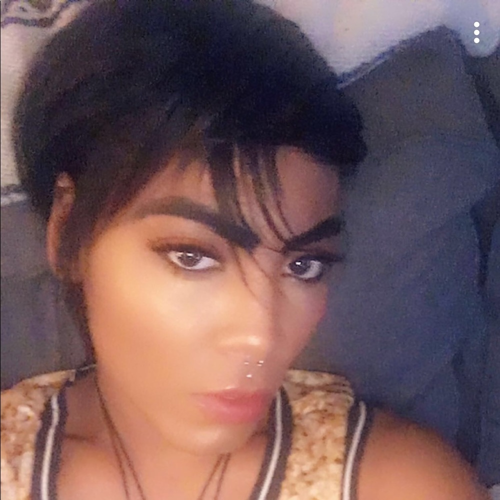 Meet your Posher, Jasmin